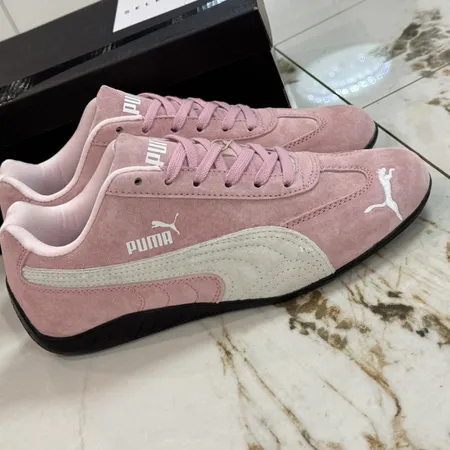 プーマ スニーカー