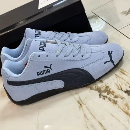 プーマ スニーカー