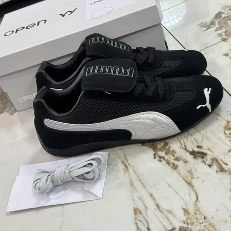 プーマ スニーカー