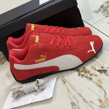 プーマ スニーカー