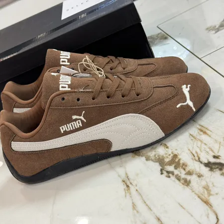 プーマ スニーカー