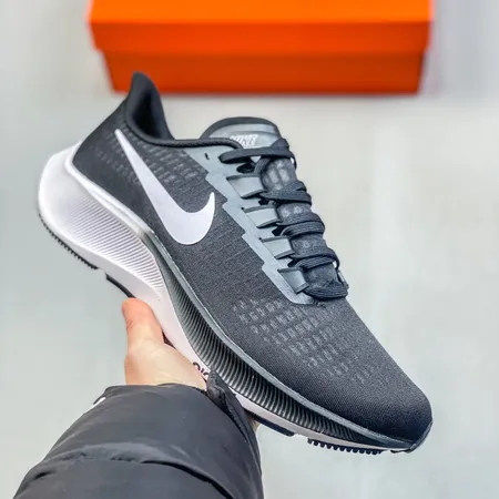 ナイキ スニーカー