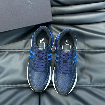 ヴァレンティノ スニーカー