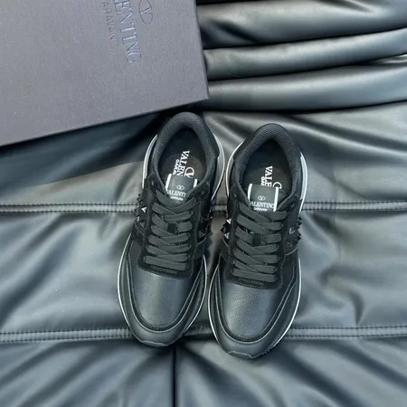 ヴァレンティノ スニーカー