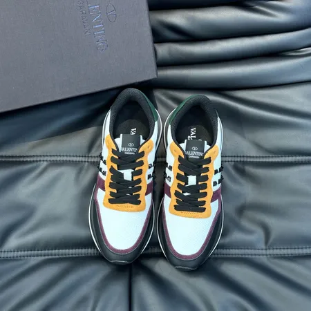 ヴァレンティノ スニーカー