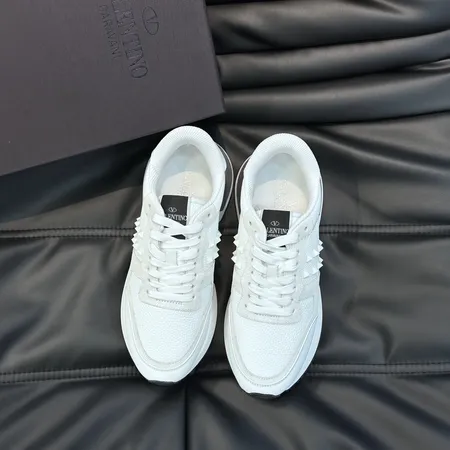 ヴァレンティノ スニーカー