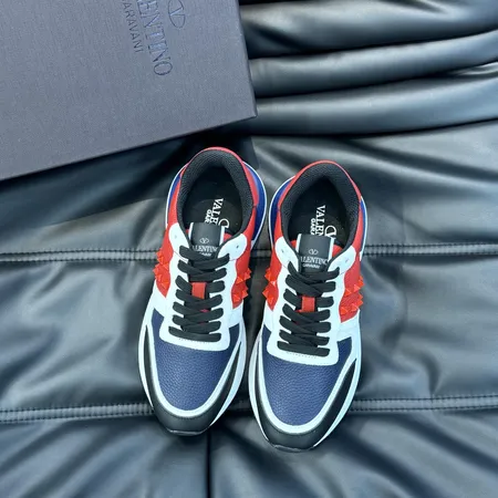 ヴァレンティノ スニーカー