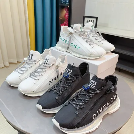 ジバンシィ スニーカー