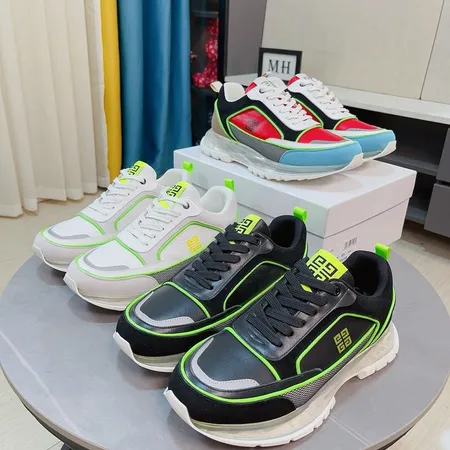 ジバンシィ スニーカー