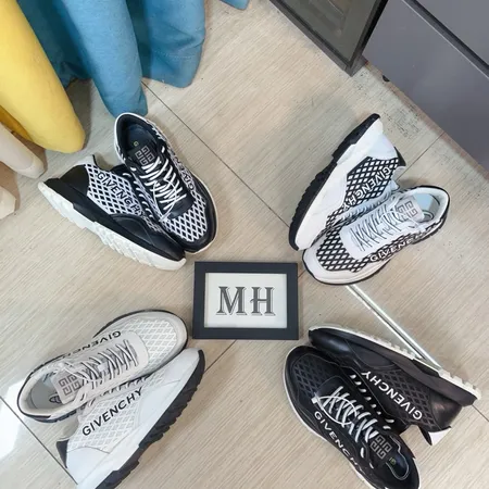 ジバンシィ スニーカー