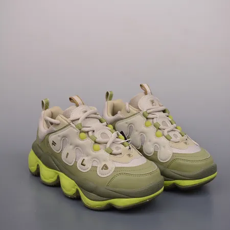 フィラ スニーカー