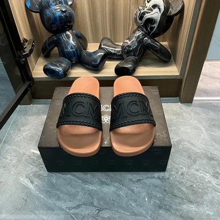 エムシーエム スリッパ