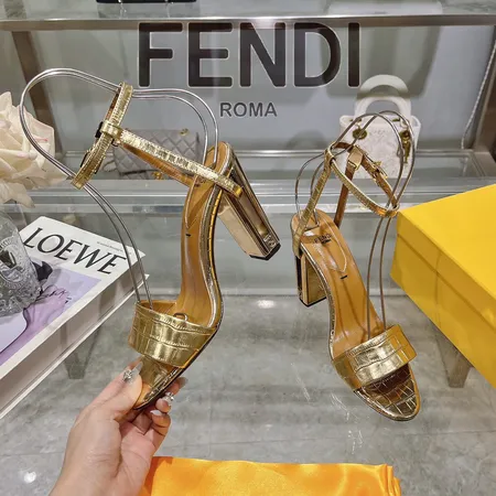 フェンディ サンダル