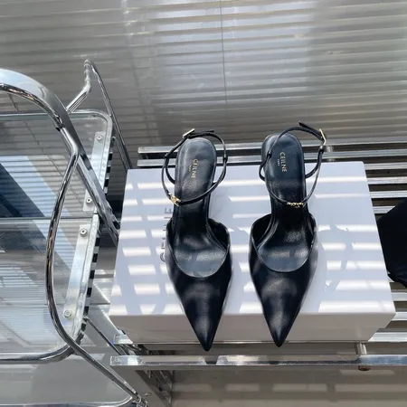 セリーヌ サンダル