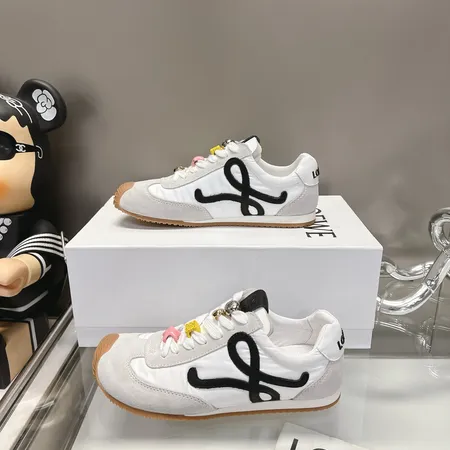 ロエベ スニーカー