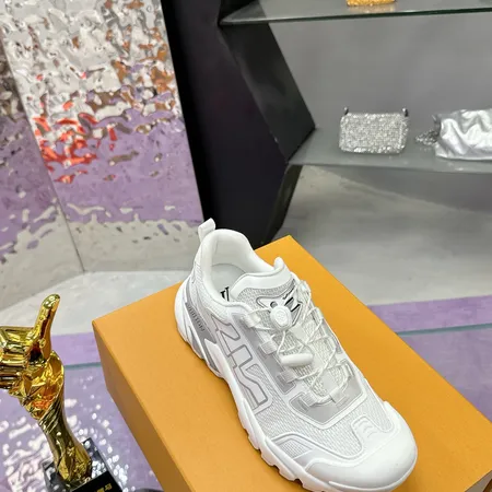 ルイヴィトン スニーカー