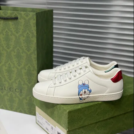 グッチ カジュアルシューズ