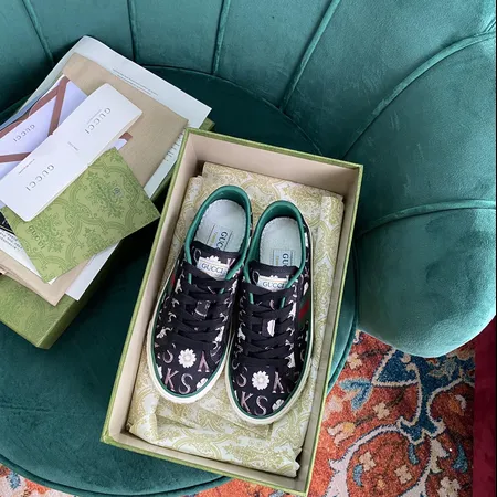 グッチ カジュアルシューズ