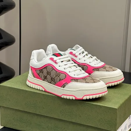 グッチ カジュアルシューズ