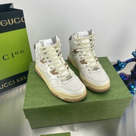 グッチ カジュアルシューズ