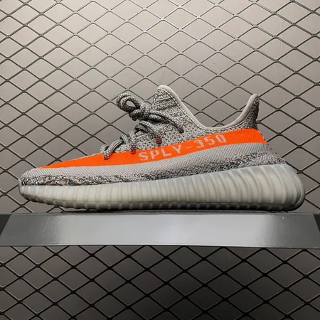 アディダス スニーカー