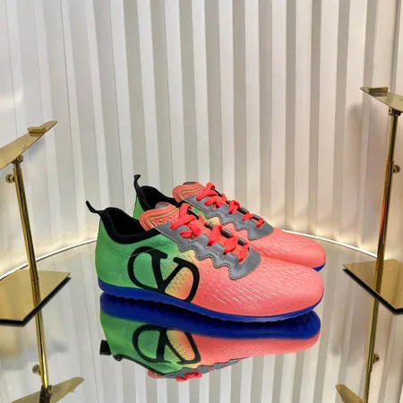 ヴァレンティノ スニーカー