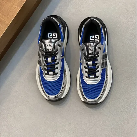 ジバンシィ スニーカー