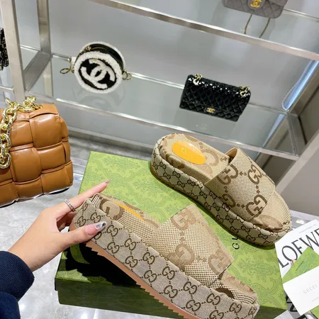 グッチ スリッパ