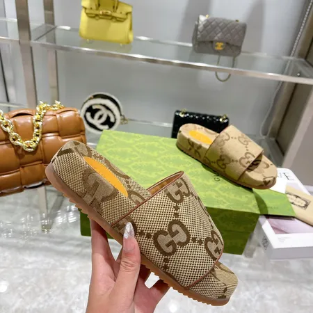 グッチ スリッパ