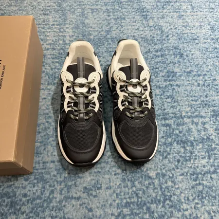 バーバリー ス スニーカー