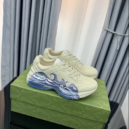 グッチ スニーカー