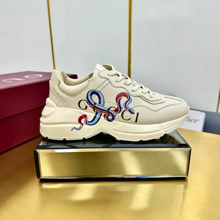 グッチ スニーカー