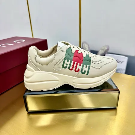 グッチ スニーカー