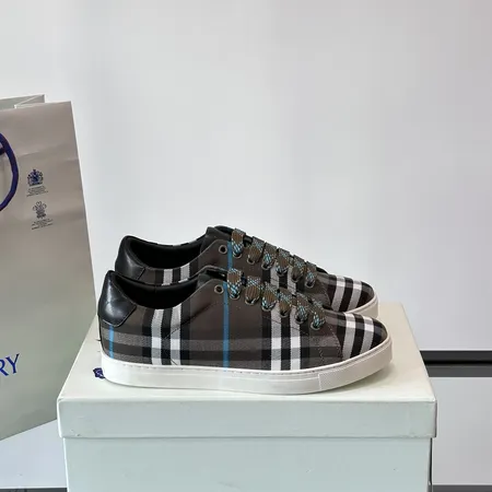 バーバリー ス カジュアルシューズ