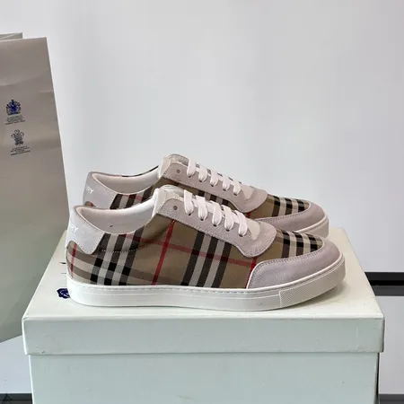 バーバリー ス カジュアルシューズ