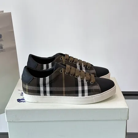 バーバリー ス カジュアルシューズ