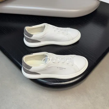 ジバンシィ カジュアルシューズ