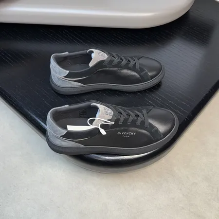 ジバンシィ カジュアルシューズ