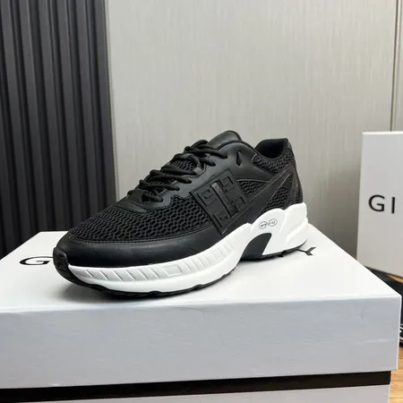 ジバンシィ スニーカー