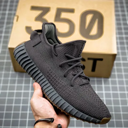 アディダス スニーカー