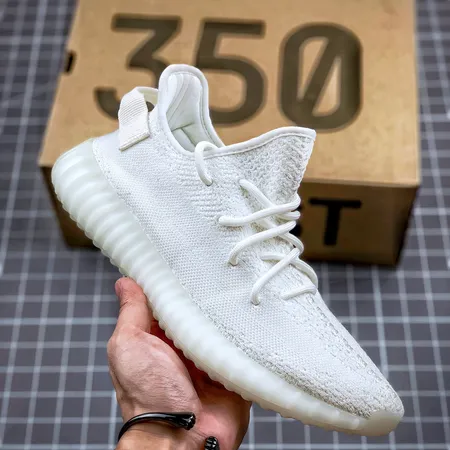 アディダス スニーカー