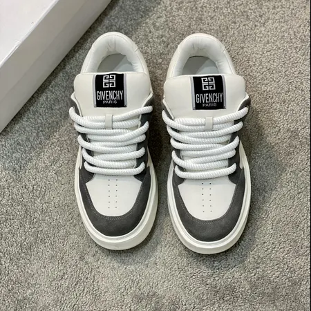 ジバンシィ カジュアルシューズ