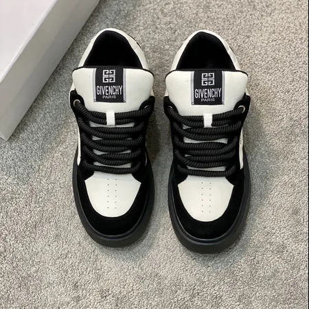 ジバンシィ カジュアルシューズ