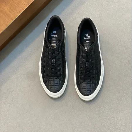 ジバンシィ カジュアルシューズ