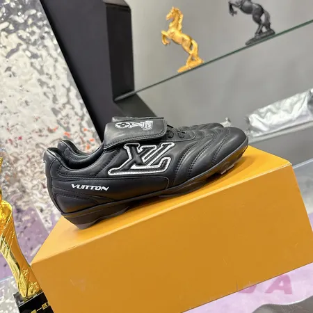 ルイヴィトン スニーカー