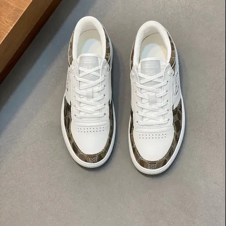 ジバンシィ カジュアルシューズ