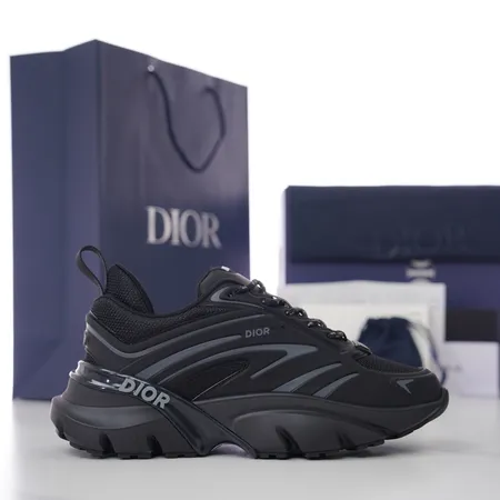 ディオール スニーカー