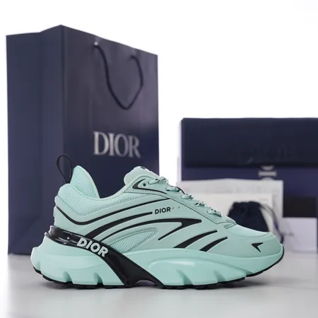 ディオール スニーカー