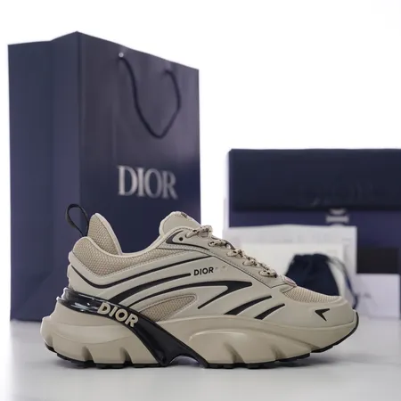 ディオール スニーカー