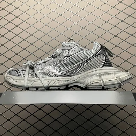 バレンシアガ スニーカー